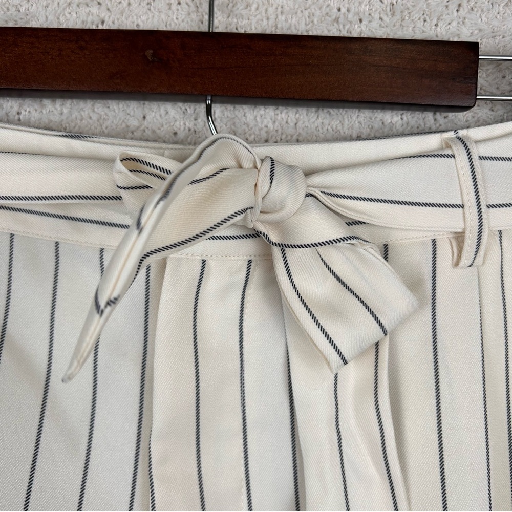 89th + Madison Shorts Womens 6 Ivory Black Pin Stripe Boho Beach High Waist - Picture 3 of 9